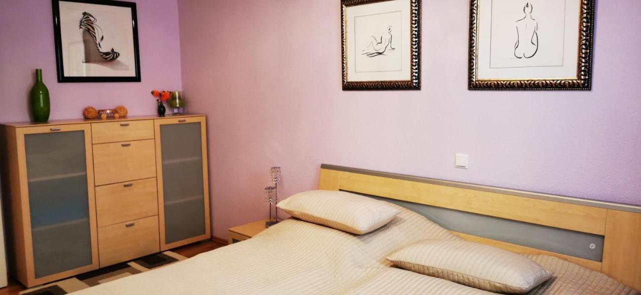 Tolle, gemütliche, voll möblierte 3 Zimmer Wohnung. Baden-Baden Exterior foto